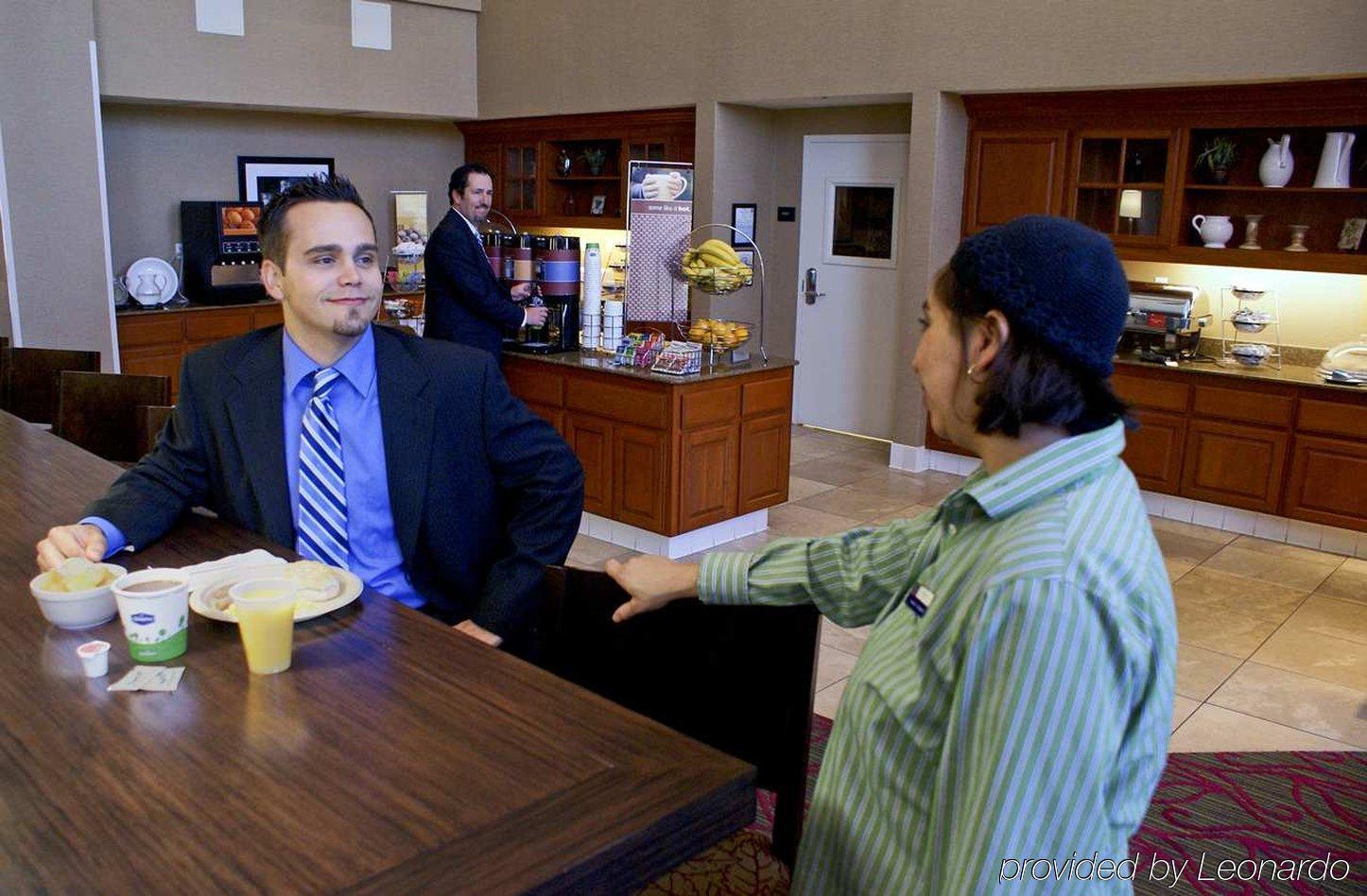 Hampton Inn&Suites Camarillo Restaurant photo